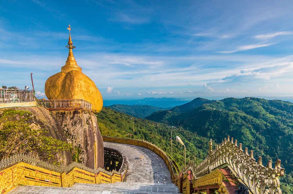 Kyaiktiyo Pagoda (Golden Rock), Mon State, Myanmar